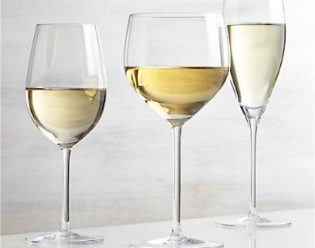 vineyard-white-wine-glasses